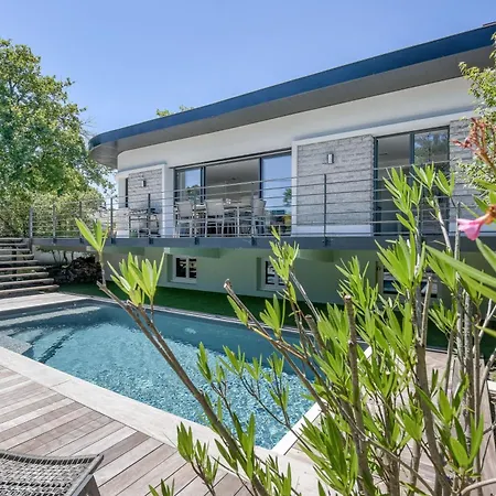 Violette - Piscine Privee Nyaraló