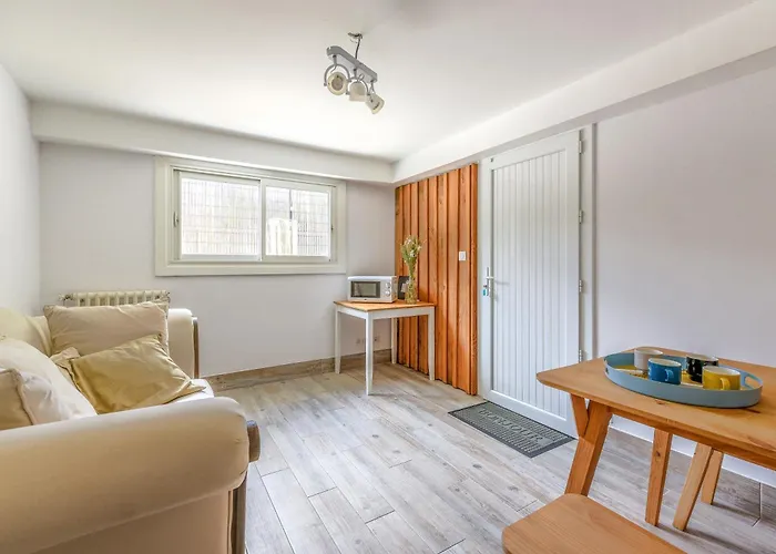 Violette - Piscine Privee Nyaraló *